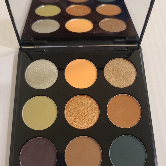 MORPHE9K KHAKI CALLING ARTISTRY PALETTE - Picture 3 of 10